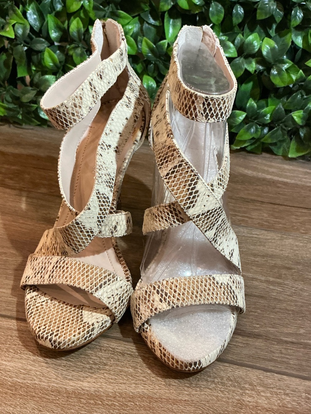 NWOT BCBGMAXAZRIA Generation Snakeskin Strappy Heels Size 7.5